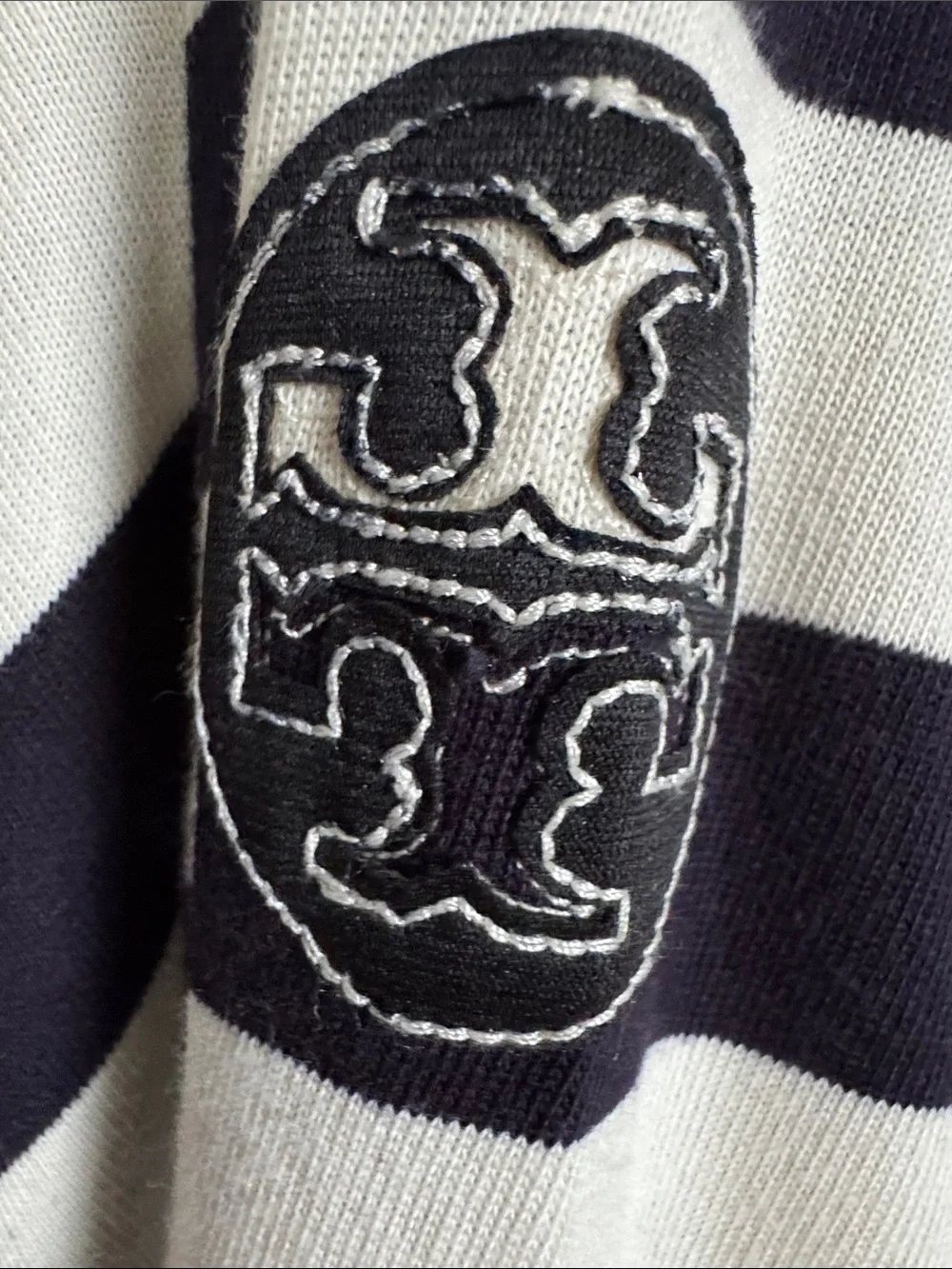🤍💙Tory Burch Navy & White Diagonal Stripe Tee size M - Picture 4 of 14